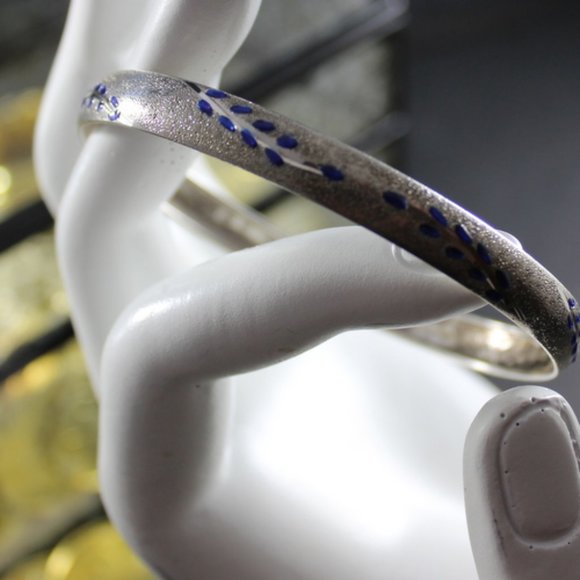 Oval 925 Han Vintage Sterling Textured Bangle - Picture 4 of 5